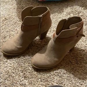 Tan women booties